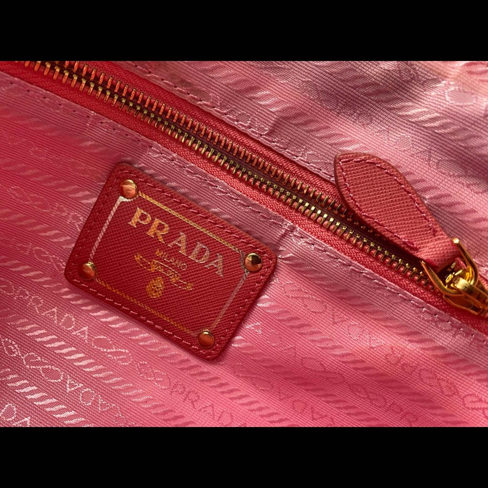 Original Prada tote bag with card. Made in Italy. - Picture 10 of 14